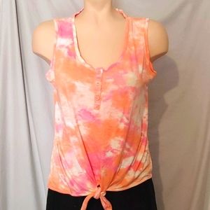 Style and co sleeveless henley tie front tank top